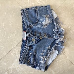 Signature 8 denim shorts